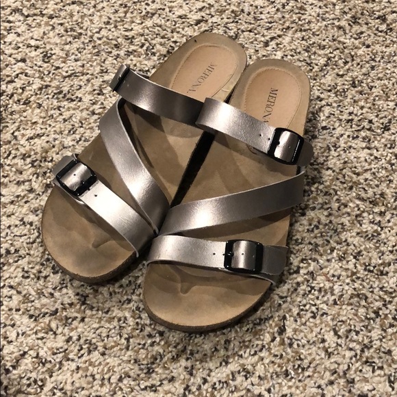 Heeled open toed sandals - Picture 2 of 4